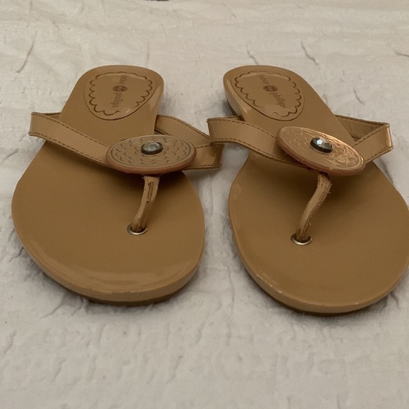 LINDSAY PHILLIPS medallion tan patent sandals thongs size 9.5 - Picture 5 of 11